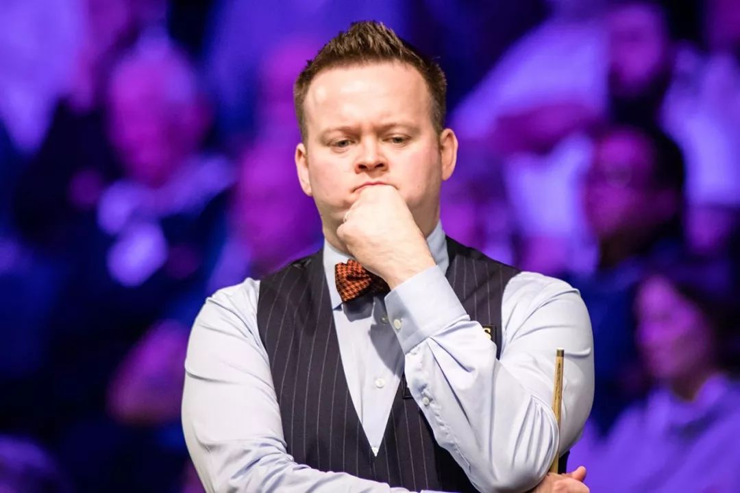 显得不够突 显得不够突