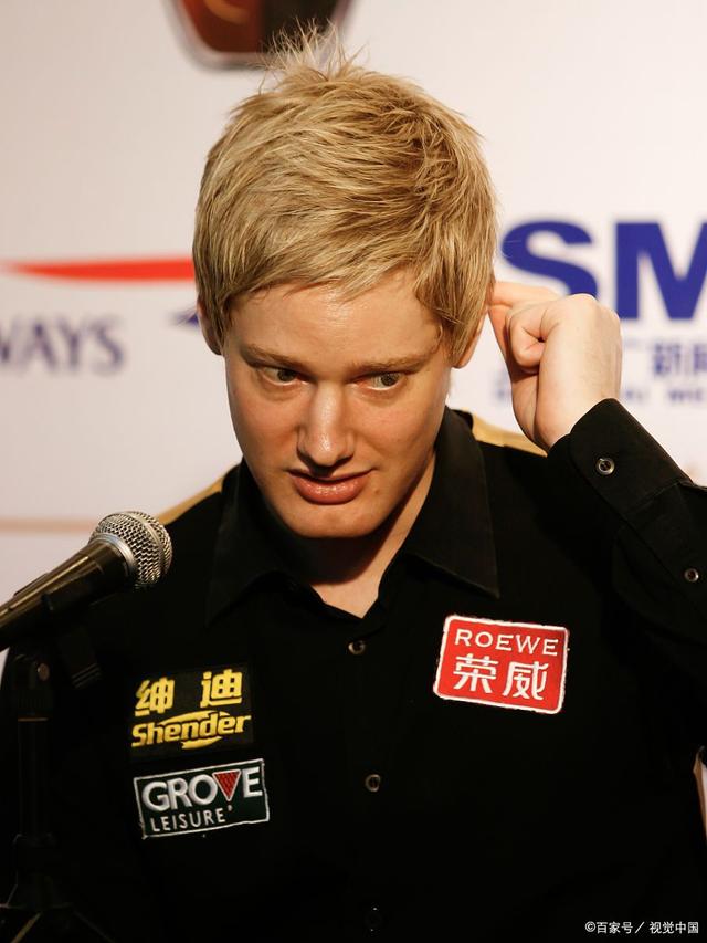 级的足球青 级的足球青