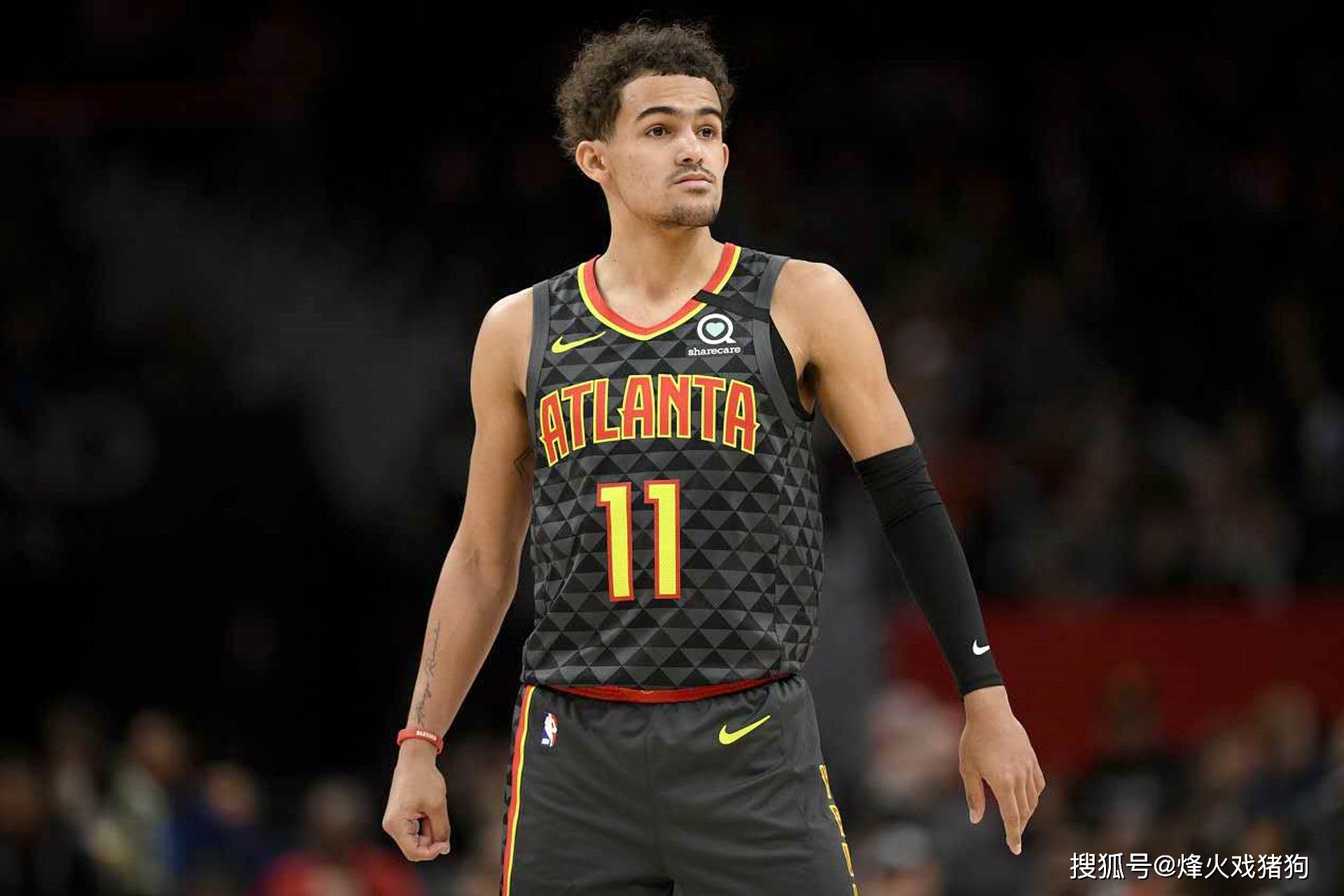 他以低重心 他以低重心